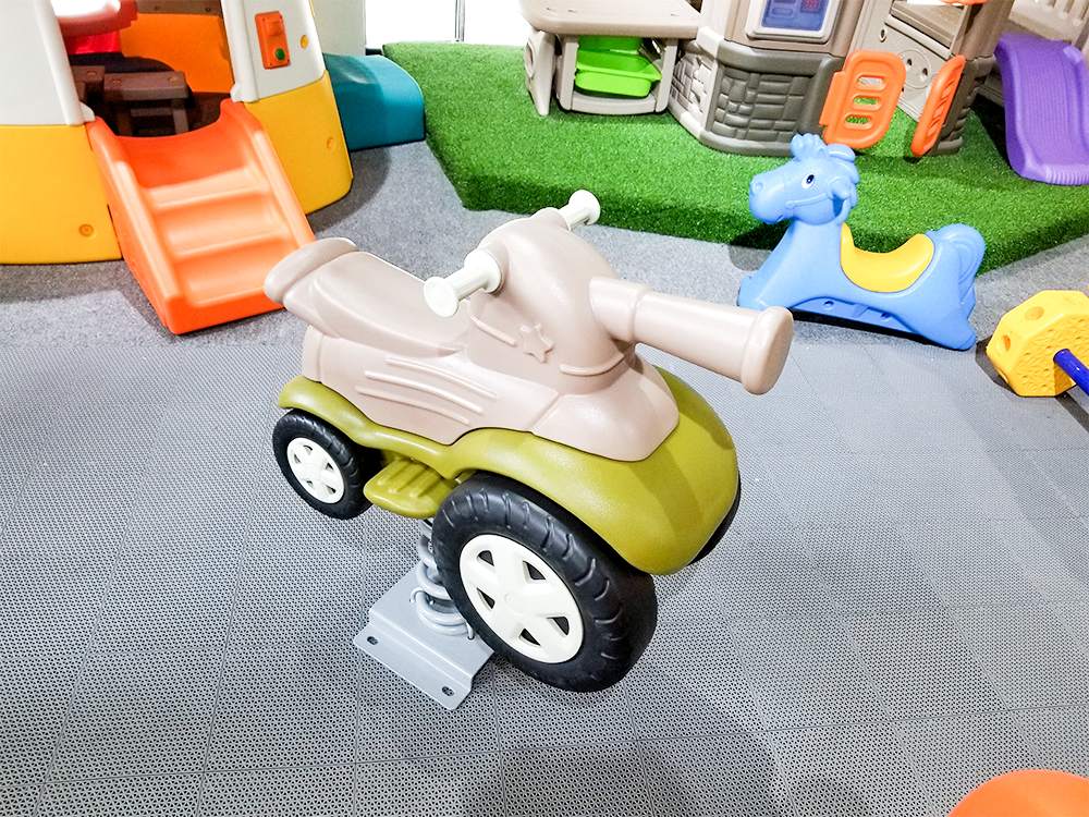 chariot rocking rider